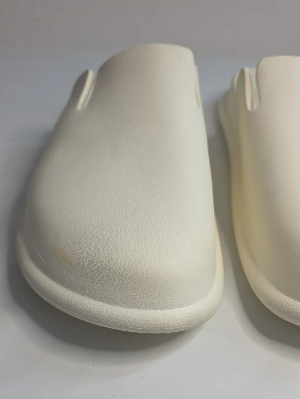 URBAN OUTFITTERS MOLDED EVA CLOGS MULES WHITE MENS 11 COMFORTABLE